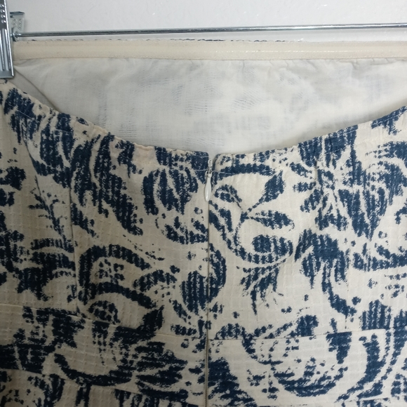 Cream/navy floral straples Dress - Picture 7 of 9